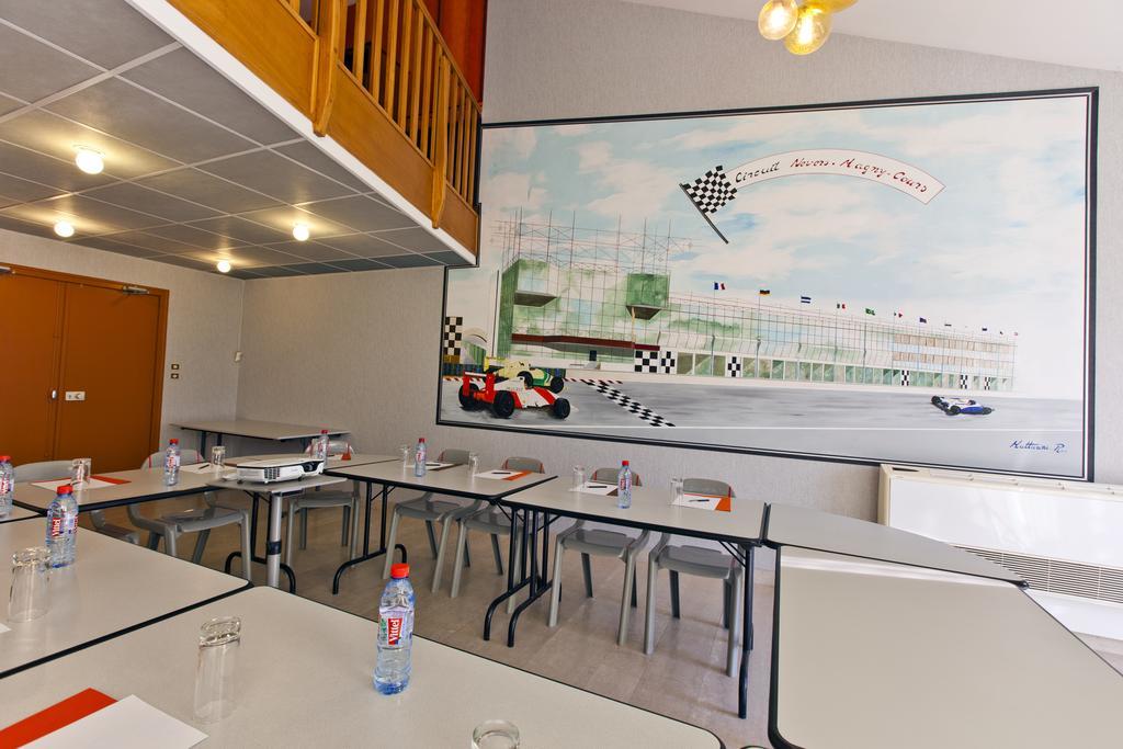 Cit'Hotel Du Circuit Magny-Cours Eksteriør billede
