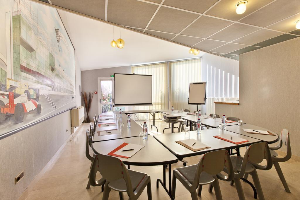 Cit'Hotel Du Circuit Magny-Cours Eksteriør billede