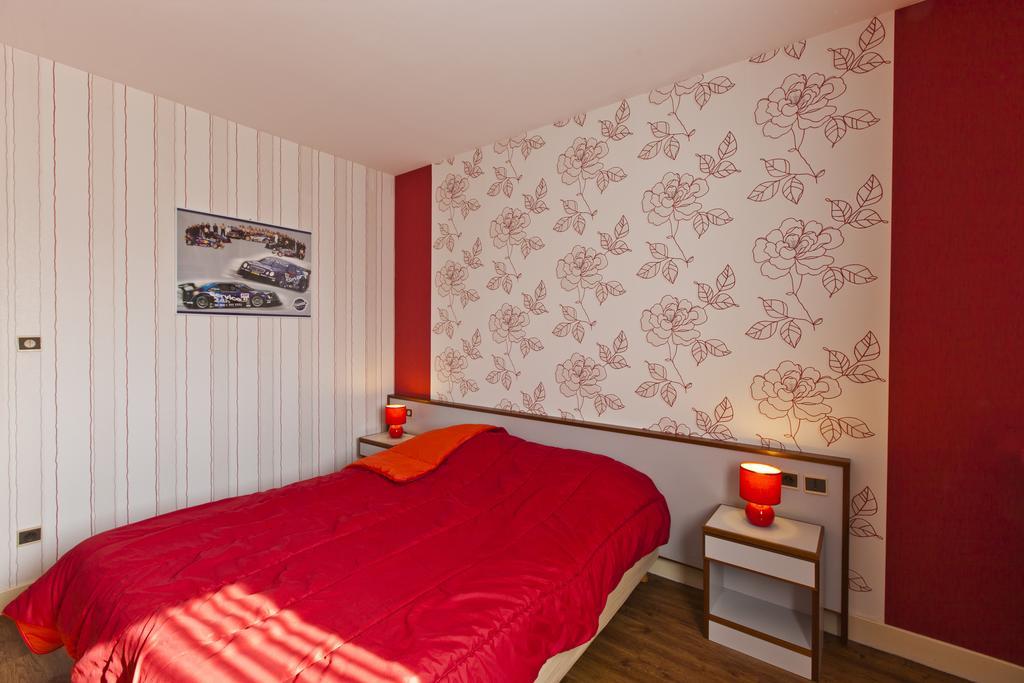 Cit'Hotel Du Circuit Magny-Cours Eksteriør billede