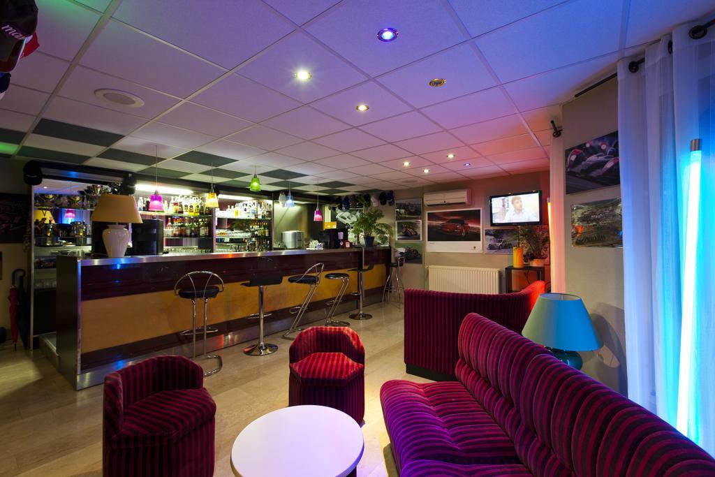 Cit'Hotel Du Circuit Magny-Cours Eksteriør billede