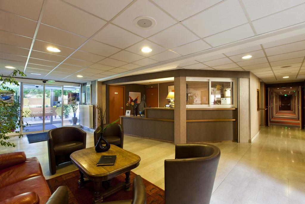 Cit'Hotel Du Circuit Magny-Cours Eksteriør billede