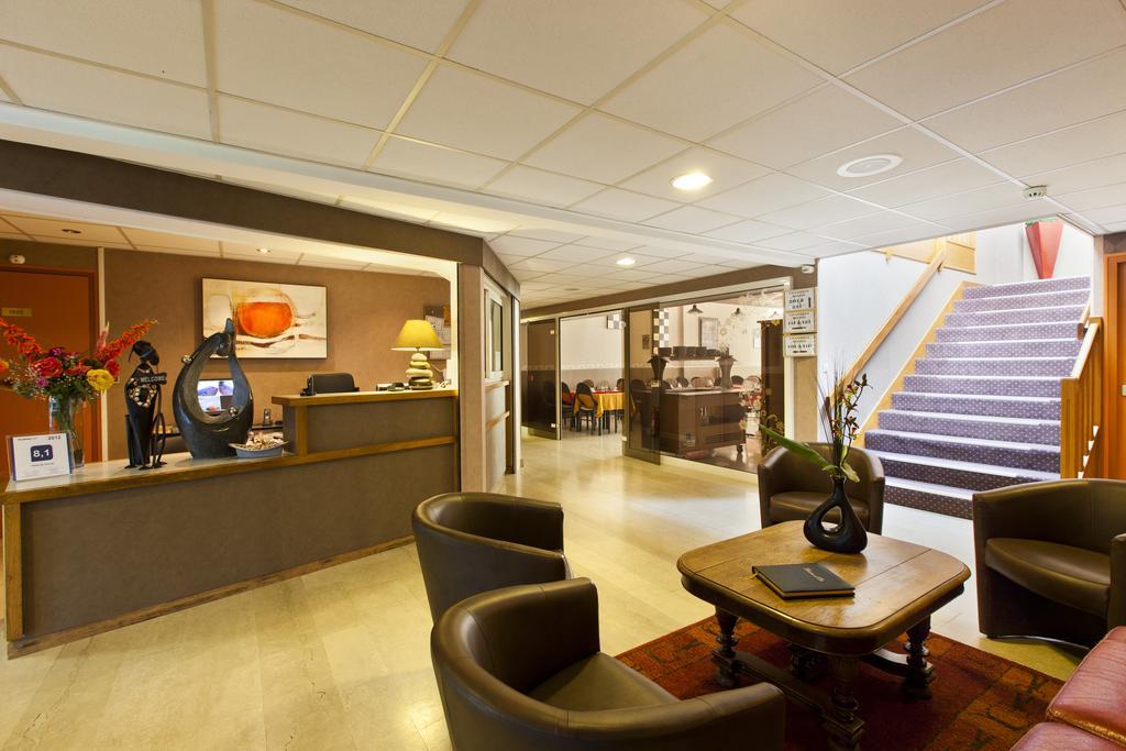 Cit'Hotel Du Circuit Magny-Cours Eksteriør billede