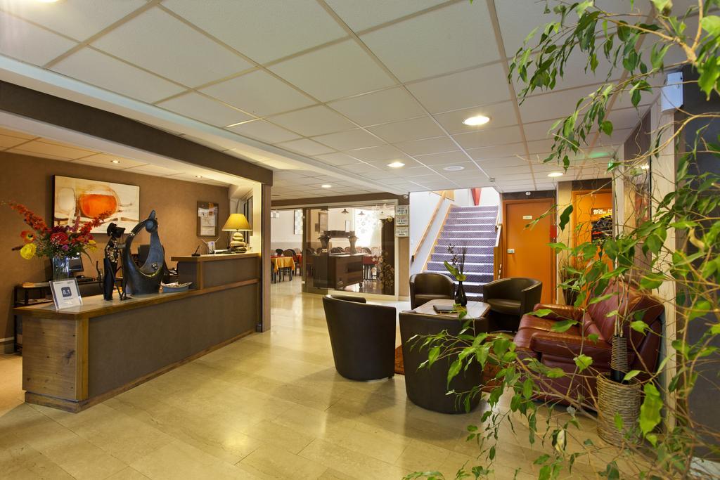 Cit'Hotel Du Circuit Magny-Cours Eksteriør billede