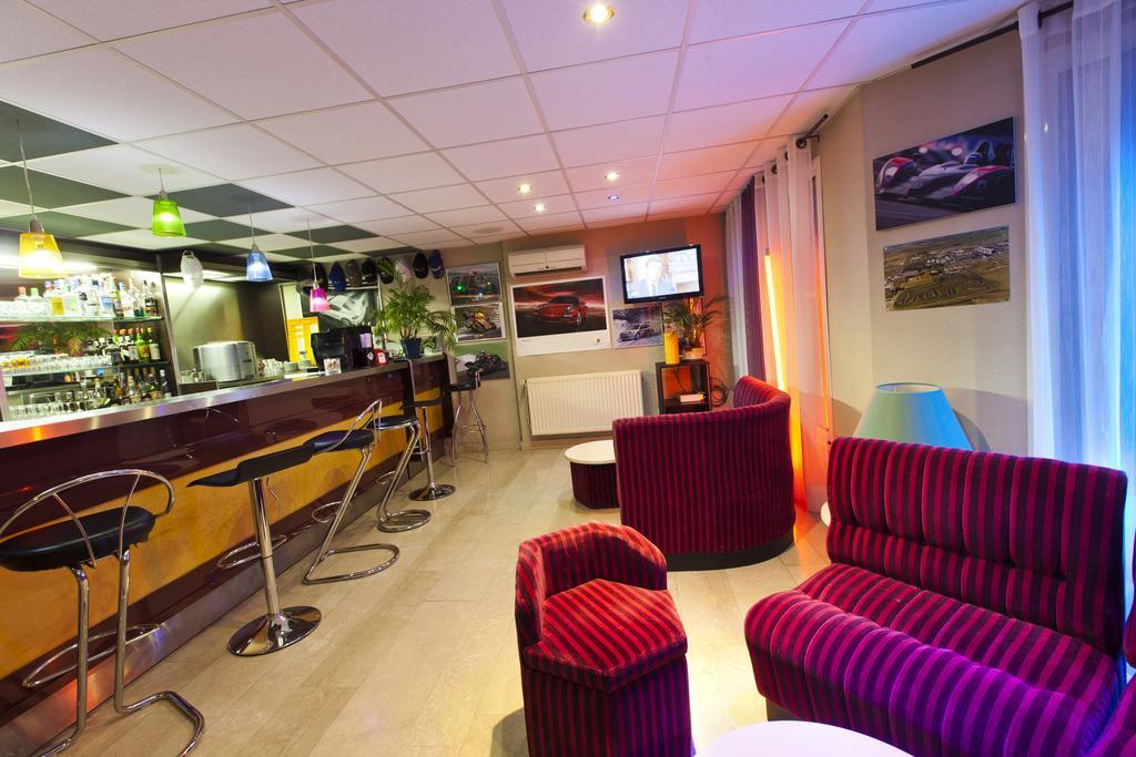 Cit'Hotel Du Circuit Magny-Cours Eksteriør billede