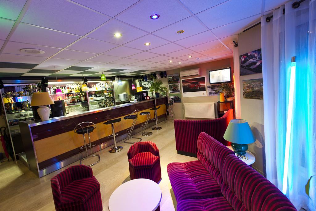 Cit'Hotel Du Circuit Magny-Cours Eksteriør billede