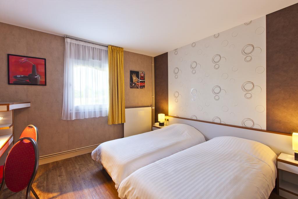 Cit'Hotel Du Circuit Magny-Cours Eksteriør billede